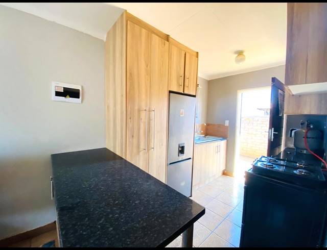 2 BEDROOM HOUSE FOR SALE IN SAVANNA CITY
